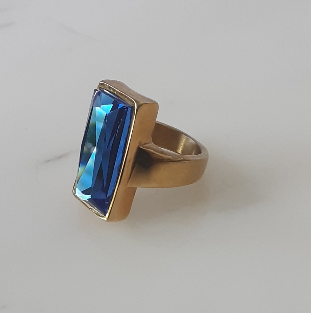Simulated Topaz Faceted Rectangle Gold Plate Ring Sz 8 - Picture 7 of 7